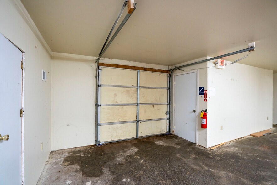 More Photos Of 3340 E Pleasant Valley Blvd, Altoona Freestanding For Sale