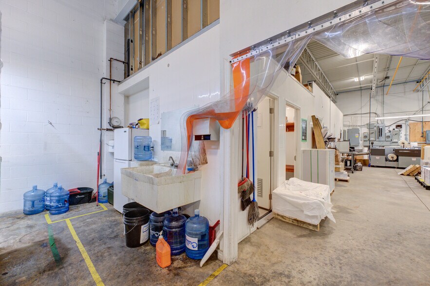 More Photos Of 26 Tamara Pl, Brantford Distribution For Sale