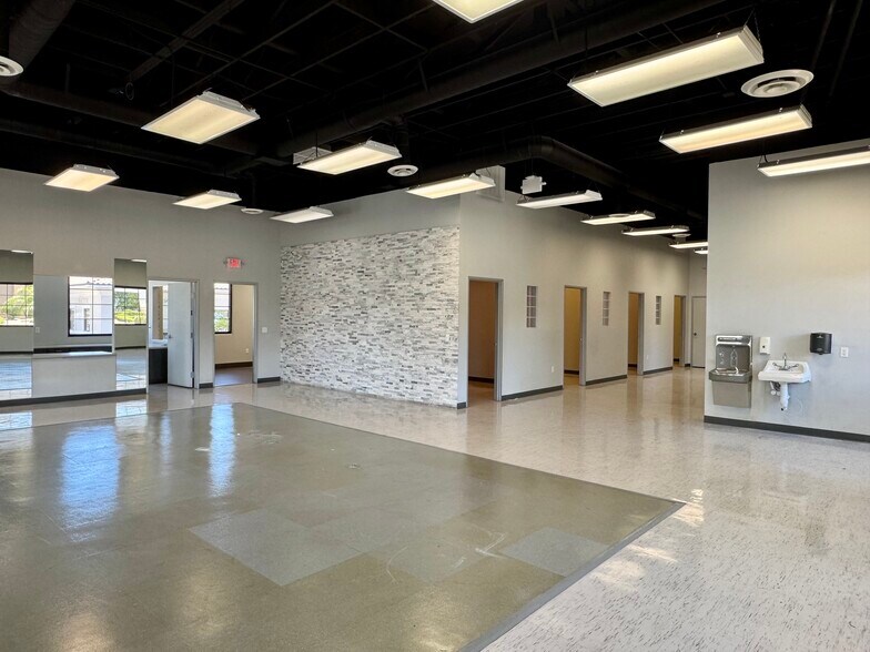 More Photos Of 8988 W Cheyenne Ave, Las Vegas Medical For Lease