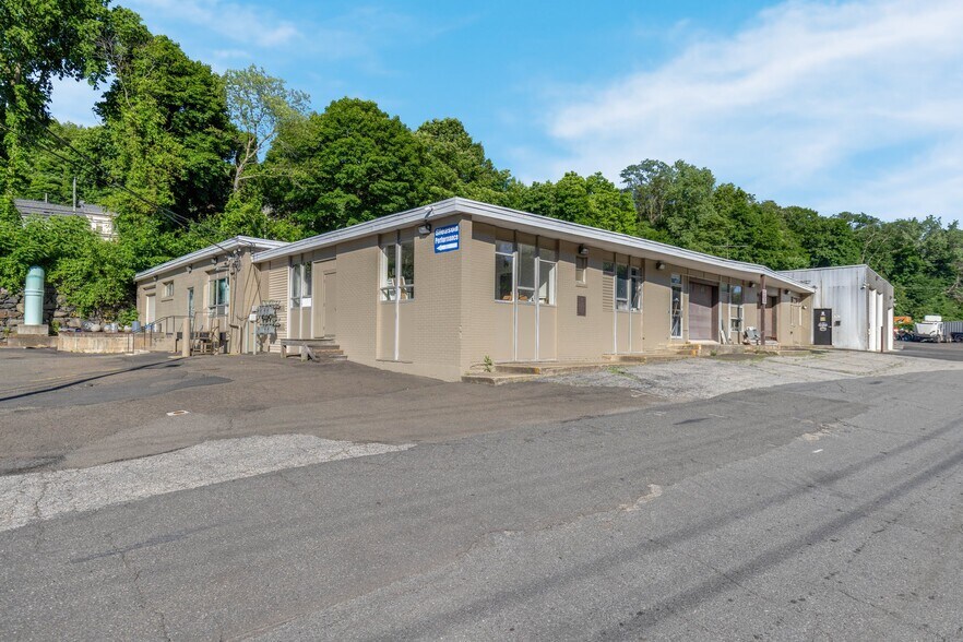 More Photos Of 38 Commerce St, Derby Manufacturing For Lease