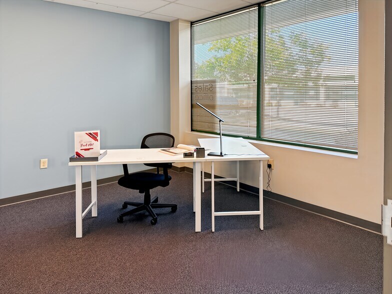 More Photos Of 1255 Kemper Meadow Dr, Cincinnati Coworking Space