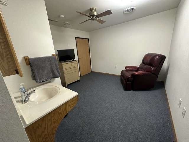 More Photos Of 406 W Vinton St, Spencer Hotel For Sale