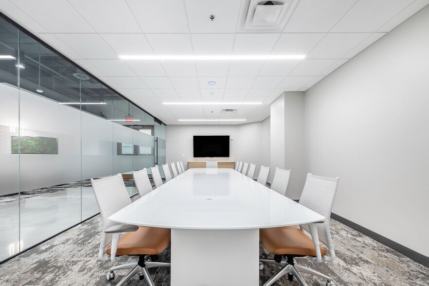 More Photos Of 13560 Morris Rd, Alpharetta Office For Lease