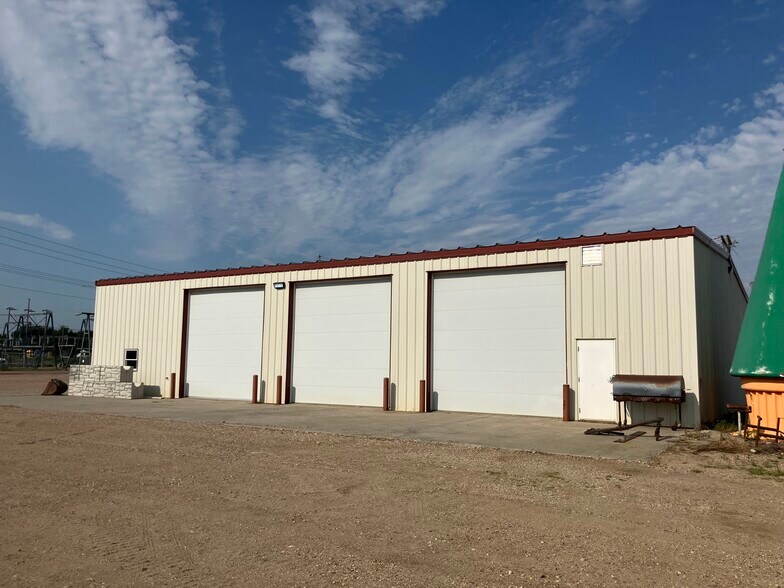 More Photos Of 1408 W 8th Ave, Mitchell Industrial For Sale
