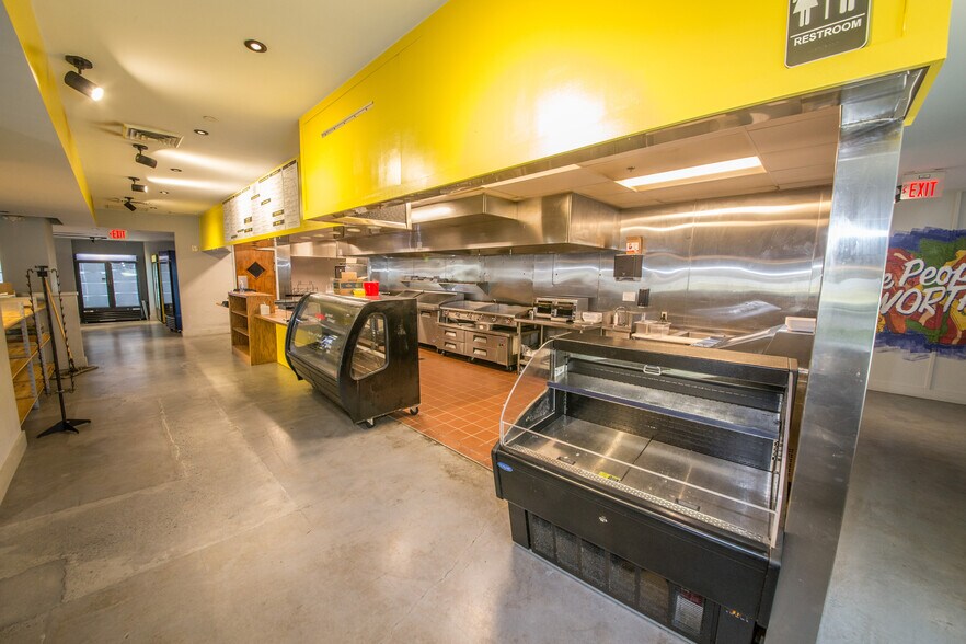 More Photos Of 1315 East Blvd, Charlotte Apartments For Lease