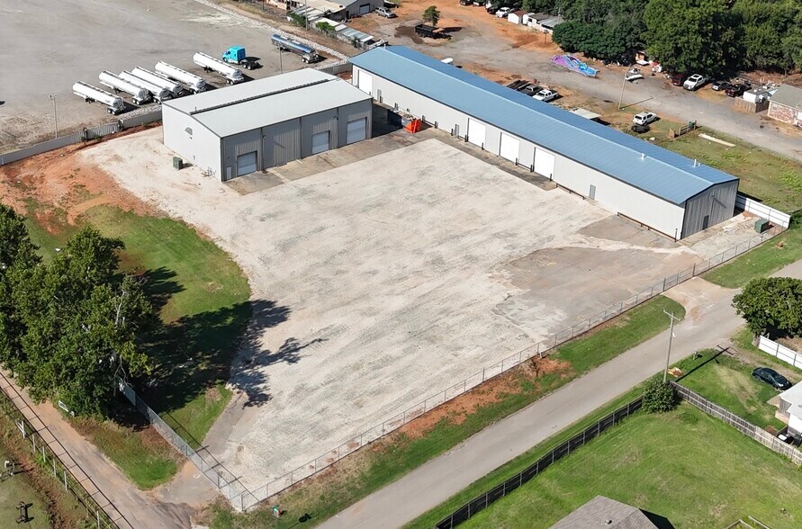 More Photos Of 1626 SE 40th St, Oklahoma City Service For Lease