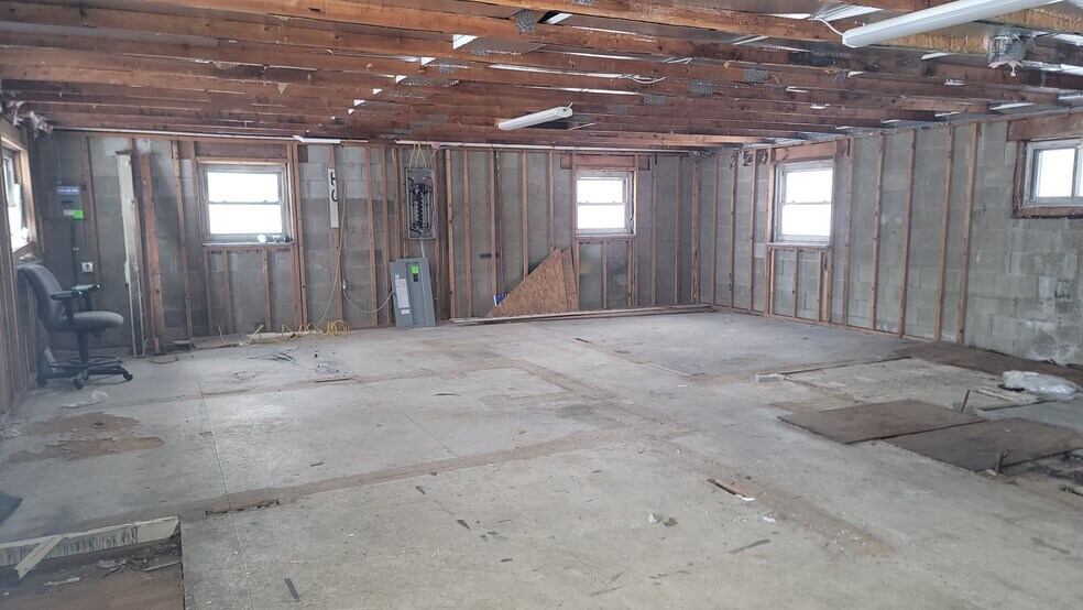 More Photos Of 100 Manor Harrison City Rd, Manor Restaurant For Sale