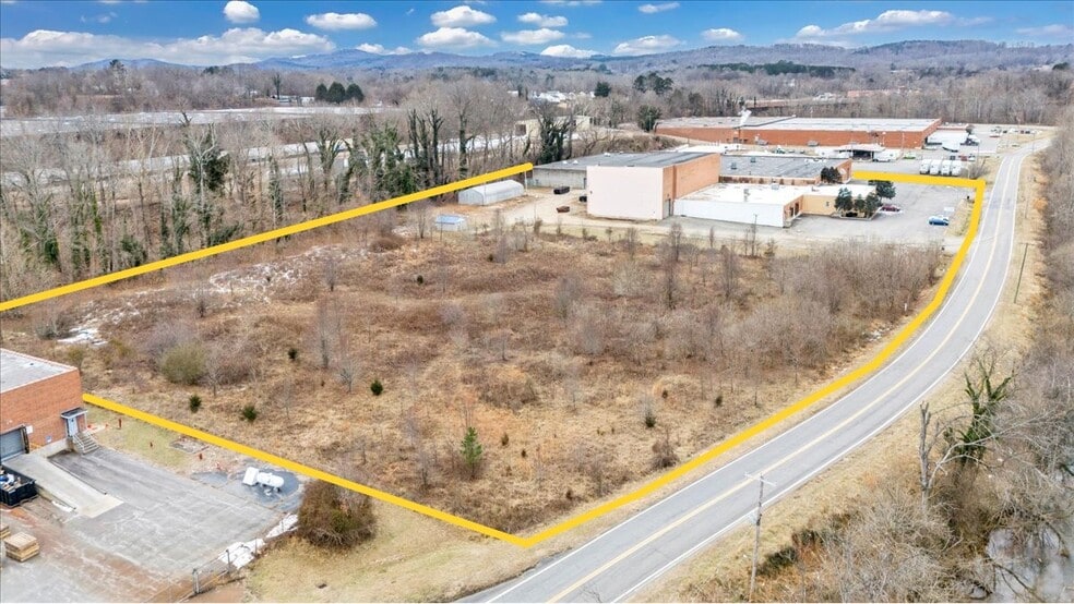 More Photos Of 650 Frith Dr, Ridgeway Manufacturing For Lease