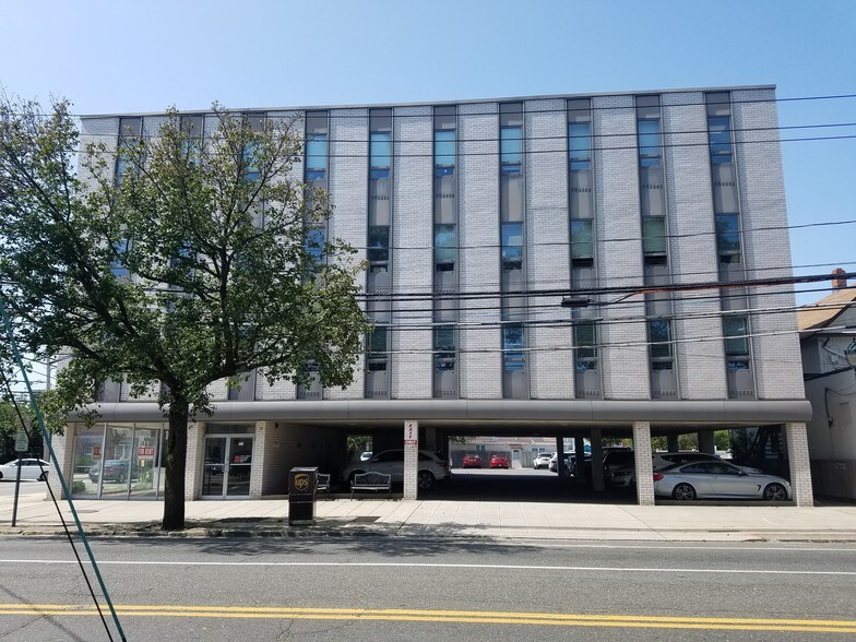 More Photos Of 2116 Merrick Ave, Merrick Medical For Lease