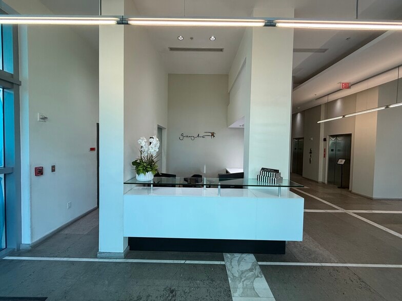 More Photos Of 333 NE 24th St, Miami Office Residential For Lease
