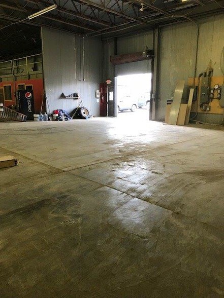 More Photos Of 20 N Front St, Bally Distribution For Sale