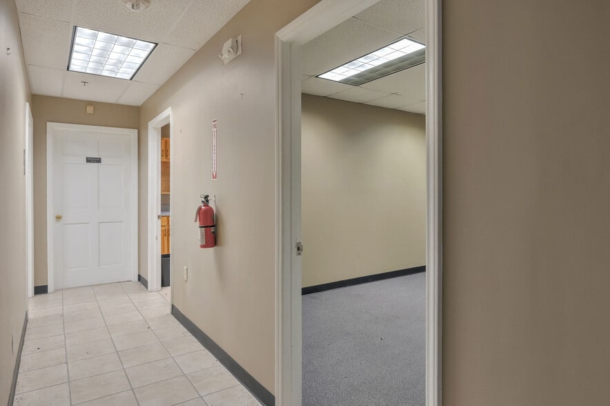 More Photos Of 2153 Lejeune Blvd, Jacksonville Freestanding For Sale