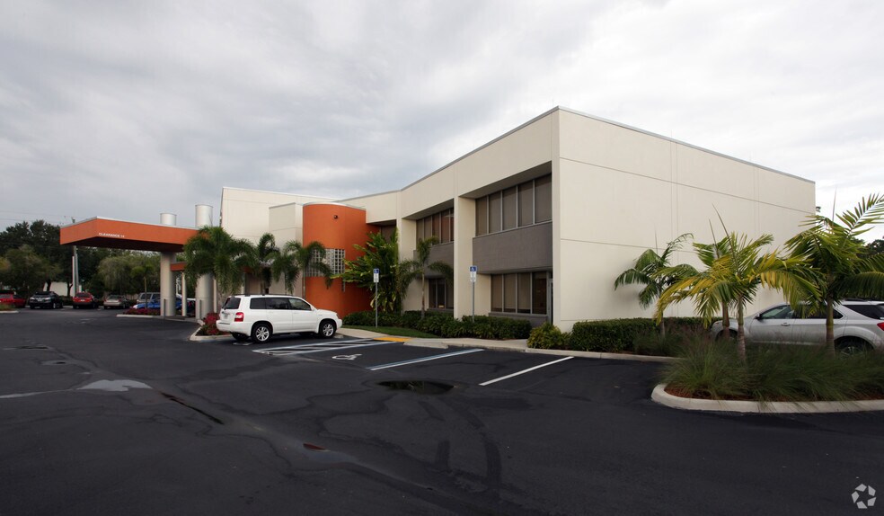 Primary Photo Of 4571 Colonial Blvd, Fort Myers Medical For Lease