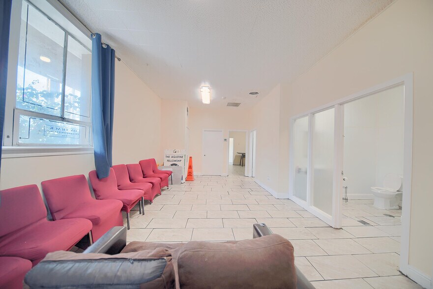 More Photos Of 33 E Magnolia St, Stockton Office For Lease