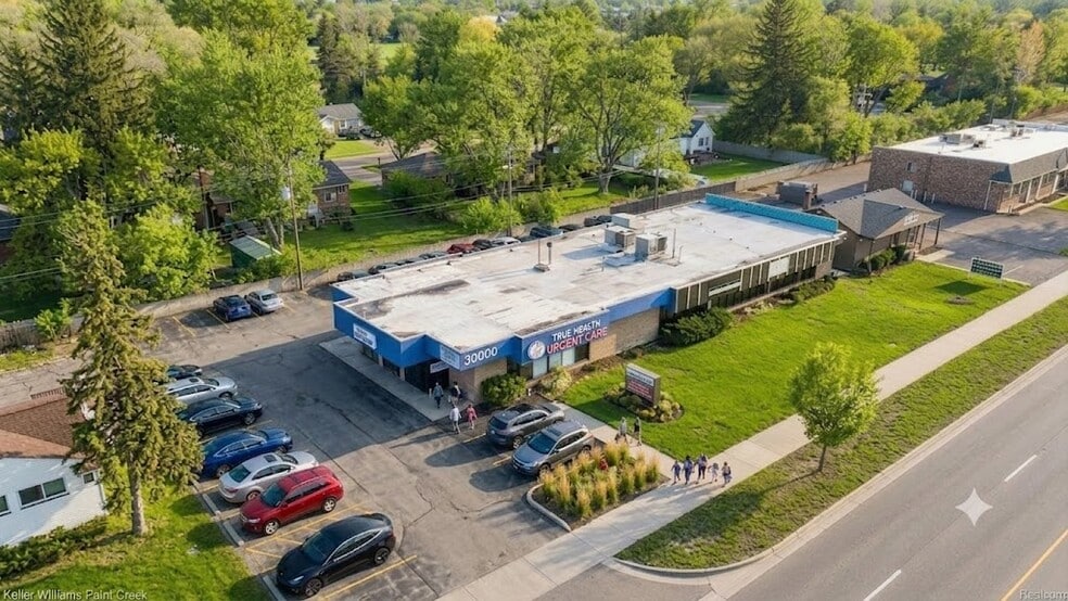 More Photos Of 30000 Orchard Lake Rd, Farmington Medical For Lease