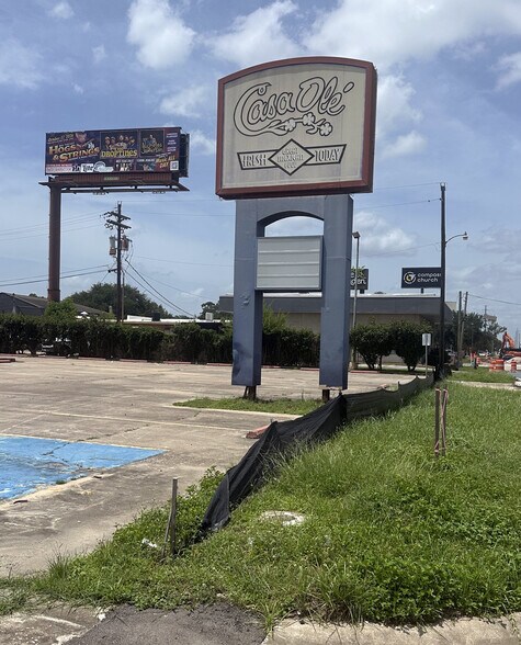 More Photos Of 335 I-10, Beaumont Restaurant For Sale