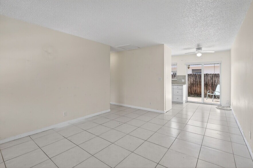 More Photos Of 4825 NE 23rd Ave, Fort Lauderdale Apartments For Sale