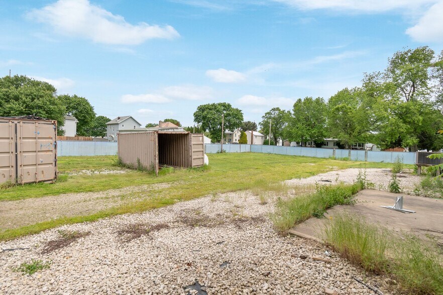 More Photos Of 200 Roosevelt St, Minerva Warehouse For Lease