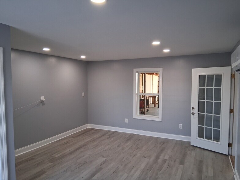 More Photos Of 141 Parham Blvd, Tullahoma Self Storage For Lease