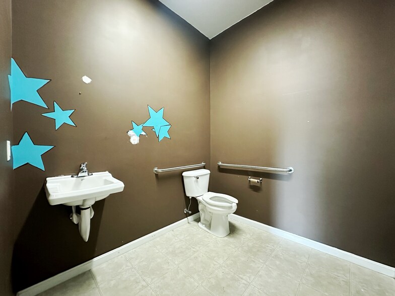 More Photos Of 1246 Old State Route 74, Batavia Storefront Retail Office For Lease