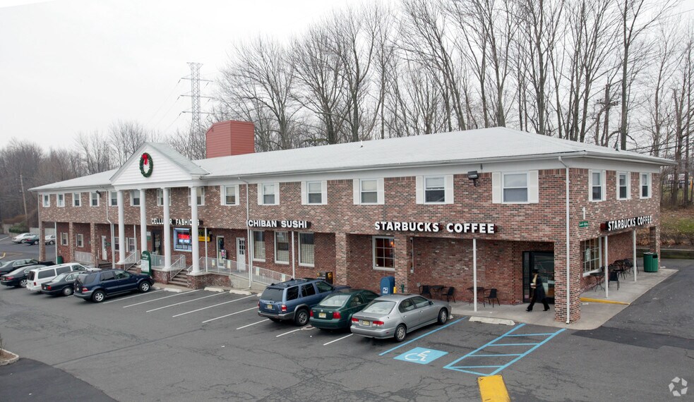 More Photos Of 7 Lincoln Hwy, Edison Medical For Lease