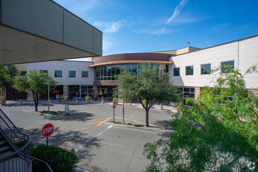 More Photos Of 2424 N Wyatt Dr, Tucson Medical For Lease