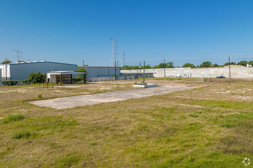 More Photos Of TX-146 & E. Meyer St, Seabrook Land For Sale