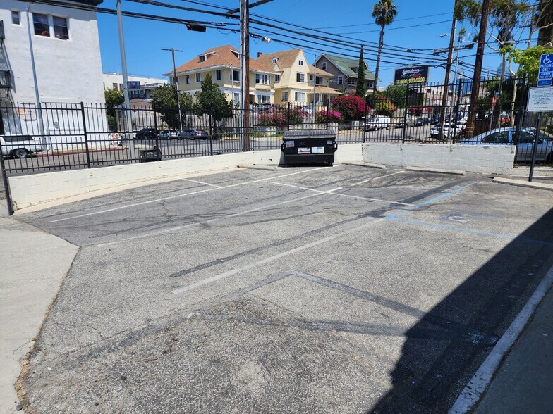 More Photos Of 2400 James M Wood Blvd, Los Angeles Warehouse For Sale