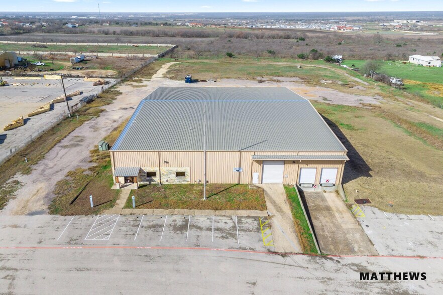 More Photos Of 75 County Road 372, Jarrell Warehouse For Lease