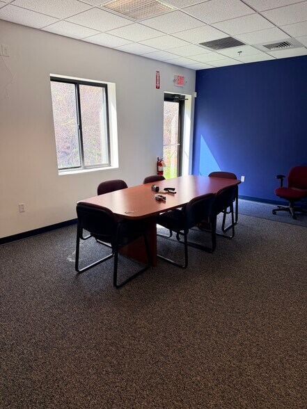 More Photos Of 70 Zachary Rd, Manchester Research And Development For Sale