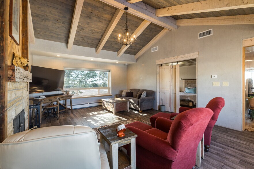 More Photos Of 102 Rabbit Rd, Santa Fe Specialty For Sale