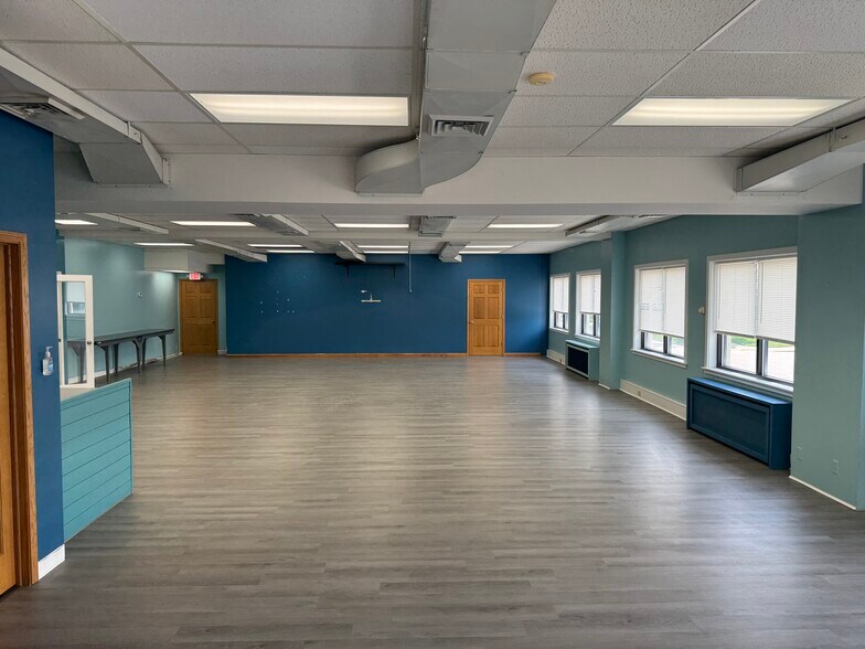 More Photos Of 526 W Wisconsin Ave, Appleton Medical For Lease