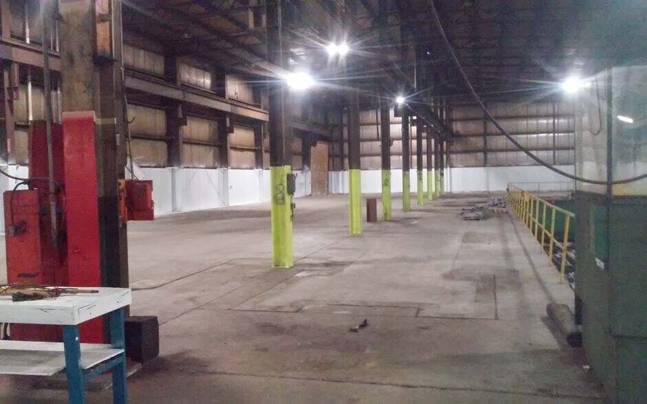 More Photos Of 315 W Mill St, Beaver Dam Manufacturing For Lease