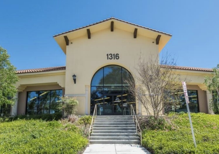 More Photos Of 1316 Newbury Rd, Thousand Oaks Freestanding For Sale