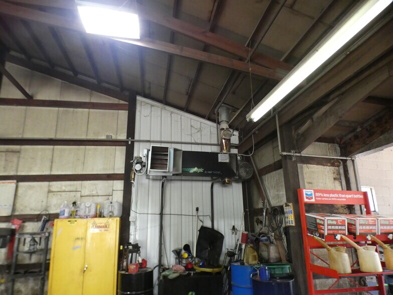 More Photos Of 105 W Water St, Pinckneyville Specialty For Sale