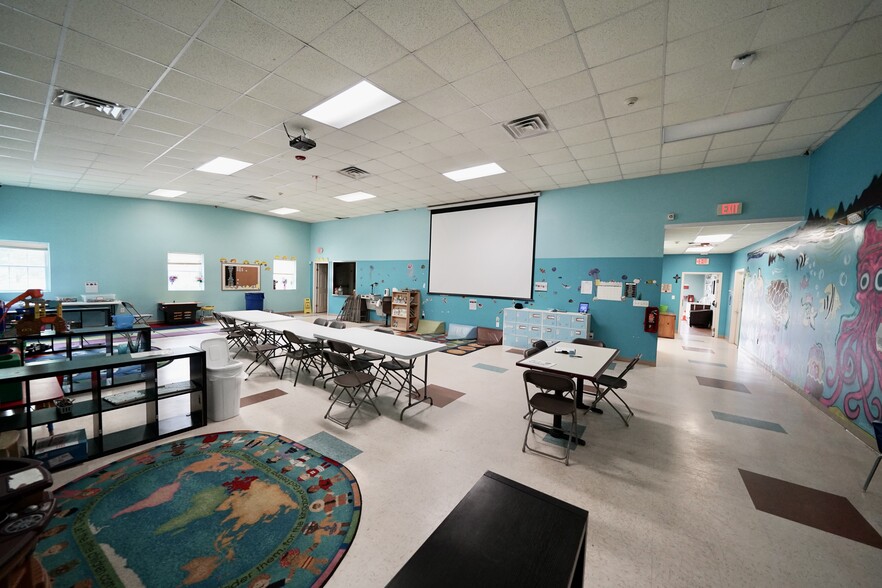 More Photos Of 21 North St, Hartly General Retail For Sale