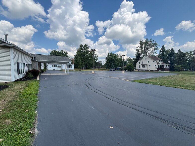 More Photos Of 3640 Clinton St, Buffalo Freestanding For Sale