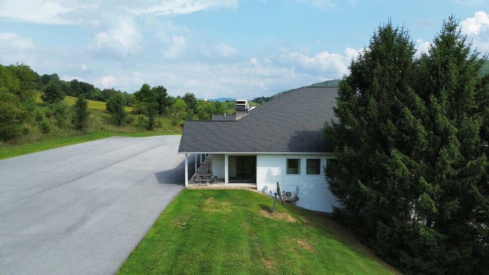 More Photos Of 200 Pine Brook Pl, Orwigsburg Office For Sale
