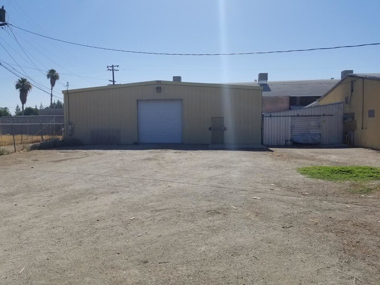 More Photos Of 1010 34th St, Bakersfield Warehouse For Sale