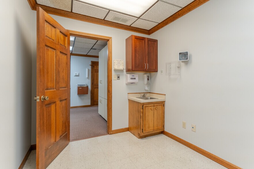More Photos Of 2816 Veach Rd, Owensboro Medical For Sale