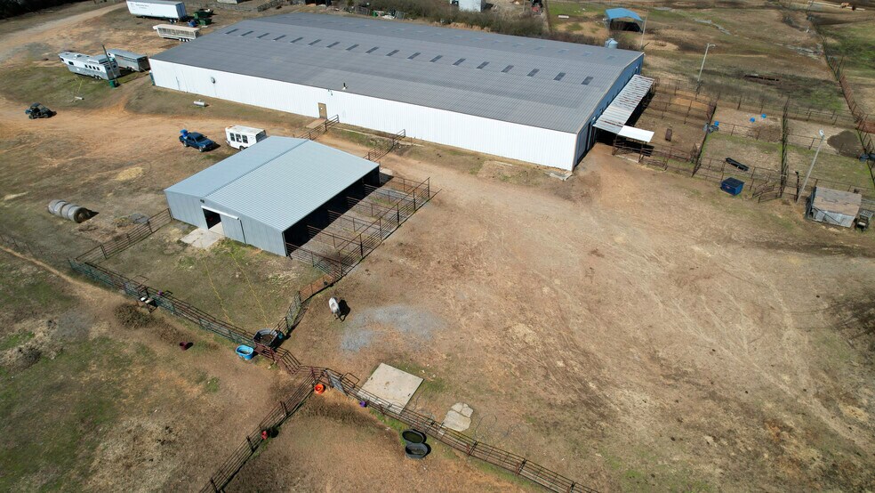 More Photos Of 99 Stacks Dr, Damascus Horse Stables For Sale