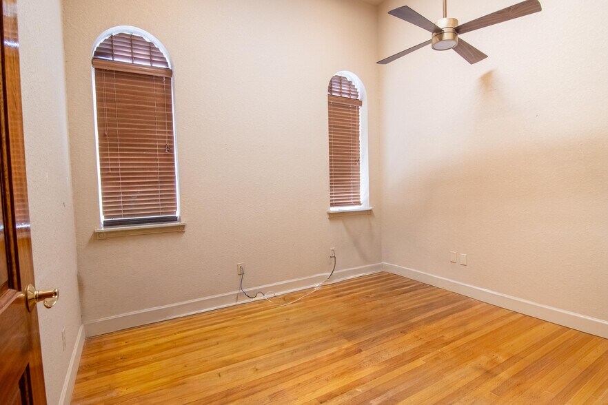 More Photos Of 757 Arlington Ave N, Saint Petersburg Office For Lease