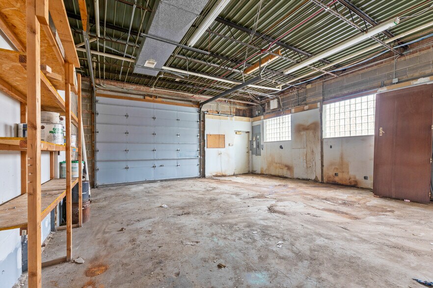 More Photos Of 9870 Derby Ln, Westchester Loft Creative Space For Sale