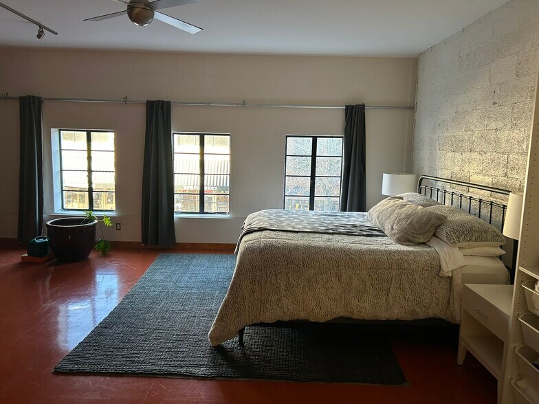 More Photos Of 28 N Lexington Ave, Asheville Storefront Retail Residential For Sale