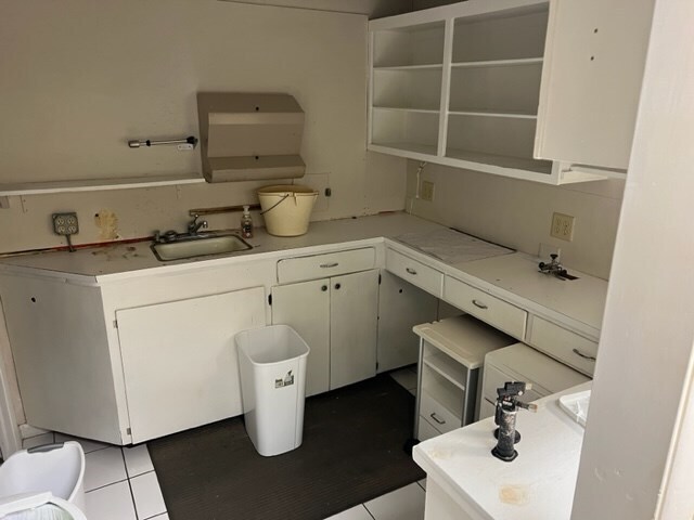 More Photos Of 372 E College Ave, Ashburn Office Residential For Sale