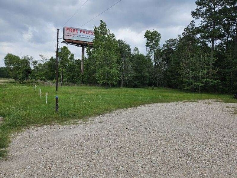 More Photos Of 14815 Freeway Service Road, Conroe Land For Lease