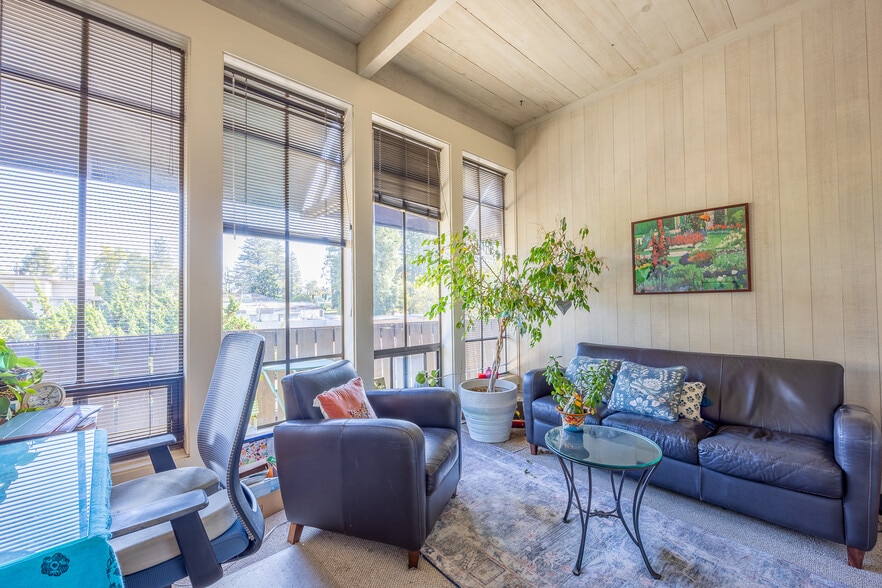 More Photos Of 1036 Sir Francis Drake Blvd, Kentfield Office For Sale