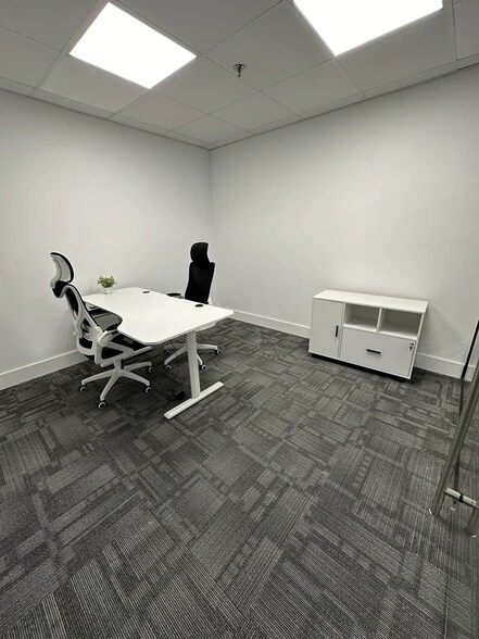 More Photos Of 1110 Brickell Ave, Miami Office For Sale