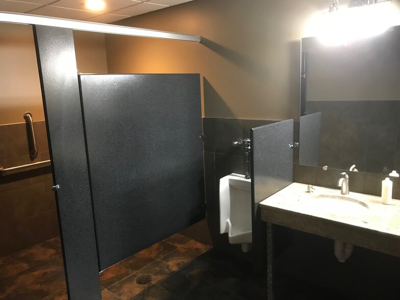 More Photos Of 871 S Arbor Vitae, Edwardsville General Retail For Lease