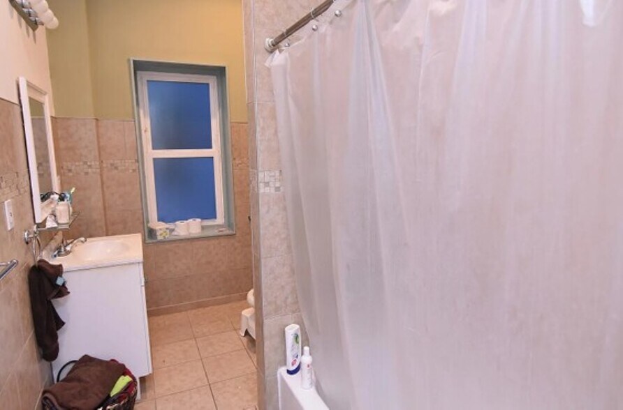 More Photos Of 118 S 46th St, Philadelphia Multifamily For Sale